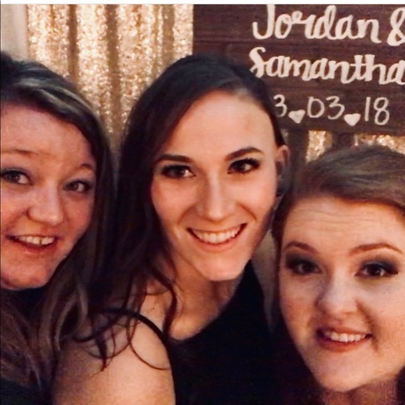 Meet your Posher, Leah - Picture 2 of 5